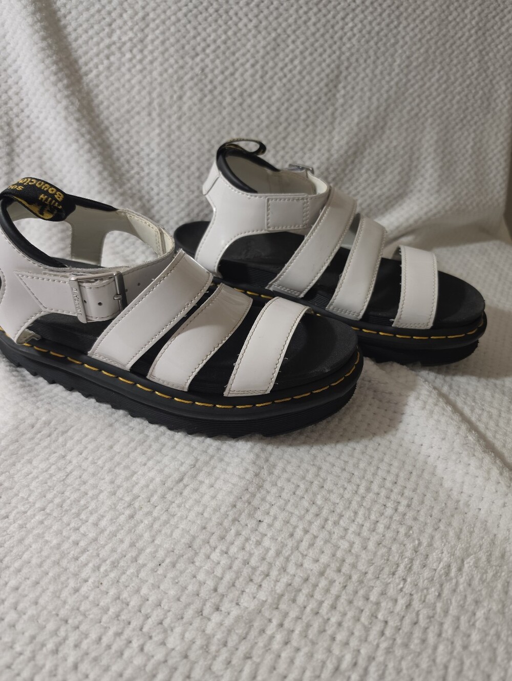🌟 Dr. Martens Blaire White Hydro Leather Strap Sandals - Women's Sz 7 Excellen